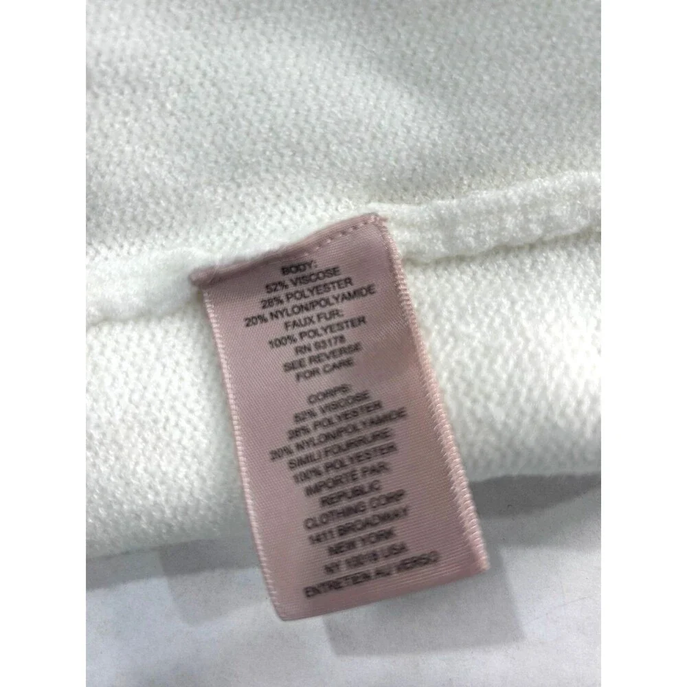 Philosophy by Republic Woman’s Size XL V-Neck White Sweater with Faux Fur Cuffs. - Picture 6 of 12